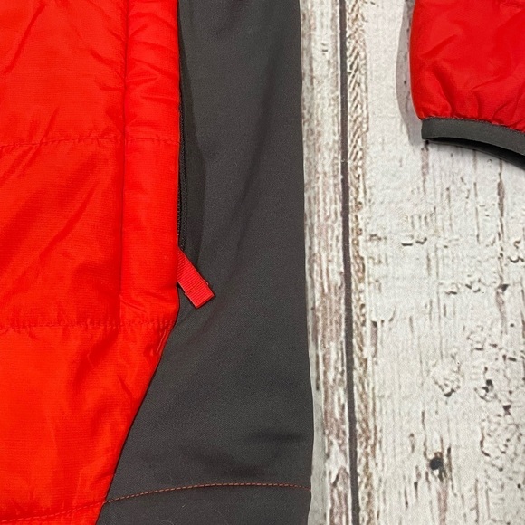 Boys The North Face Red Zip Up Outerwear Liner Outerwear Jacket - Picture 5 of 11
